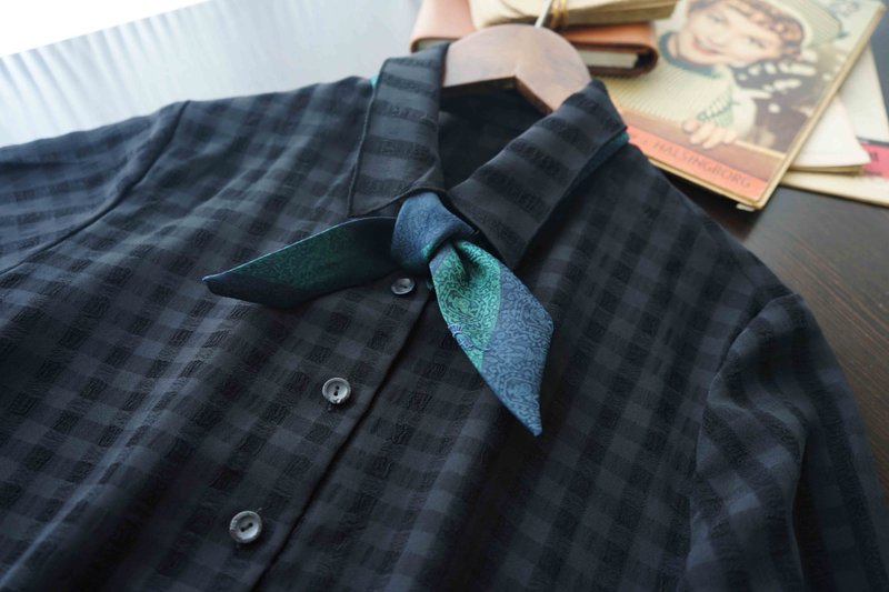 古董領帶改造手打領巾-學院風綠-領巾髮箍組 - 領結/領巾 - 絲．絹 綠色