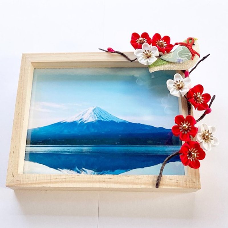 つまみ細工　フォトフレーム　富士山　紅白梅　うぐいす　インテリア - 相框/畫框 - 絲．絹 紅色