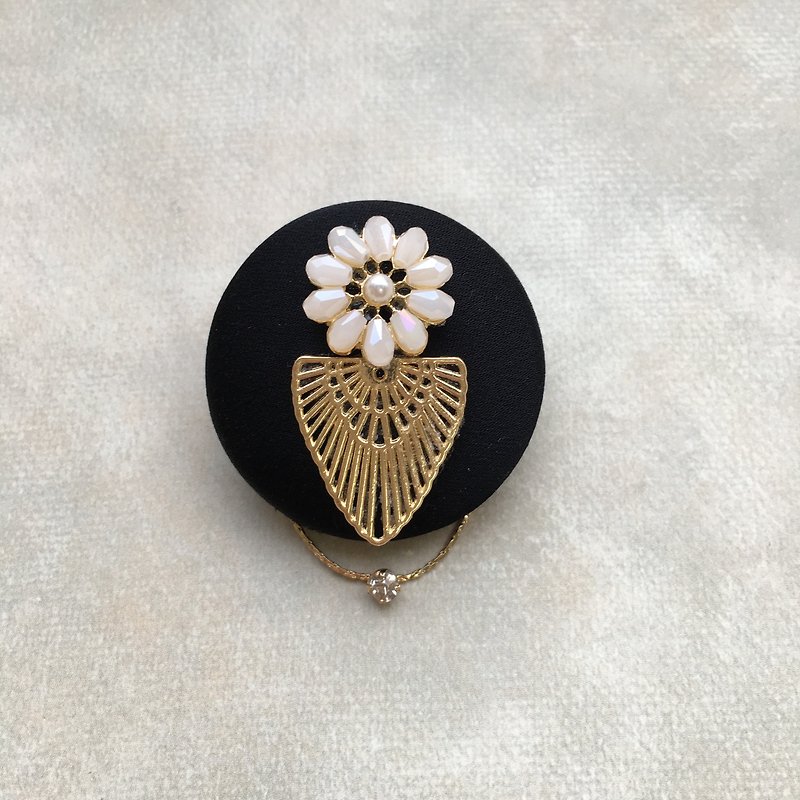 Vintage series | The Light Of Love Pin/Brooch - Brooches - Other Metals Black
