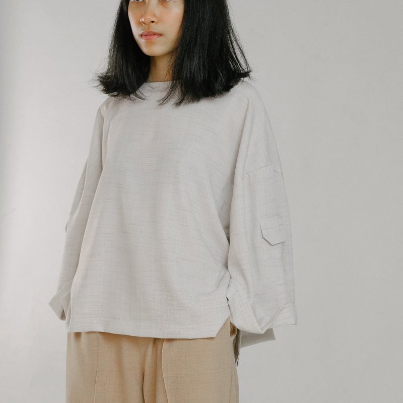 OVERSIZED SLIT TOP - เสื้อผู้หญิง - ผ้าฝ้าย/ผ้าลินิน สีกากี