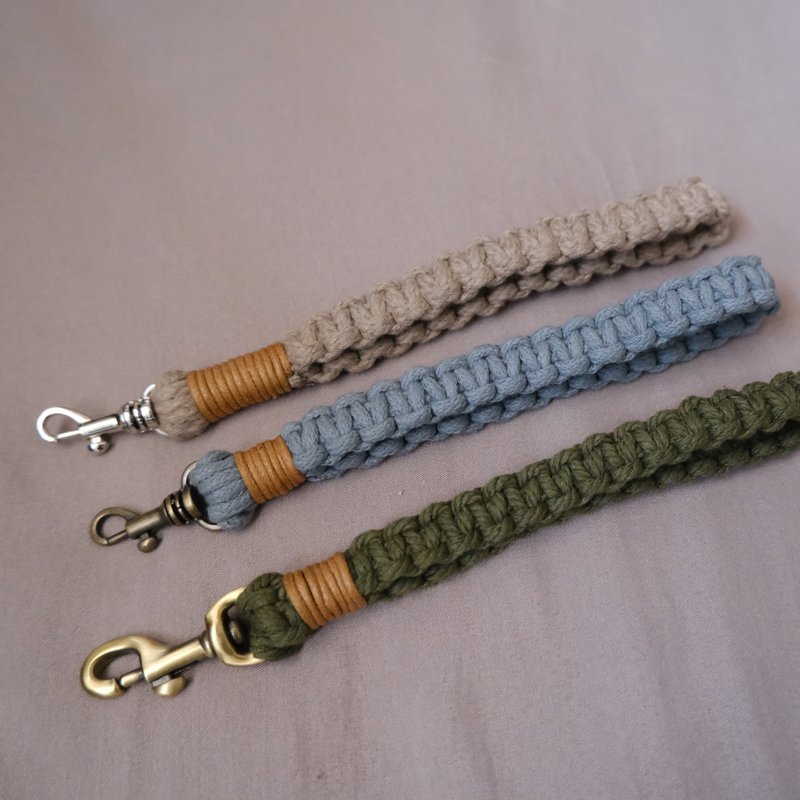 Macrame Taiwan hand-woven camera rope camera wrist rope mobile phone rope wrist rope - เชือก/สายคล้อง - ผ้าฝ้าย/ผ้าลินิน สีกากี