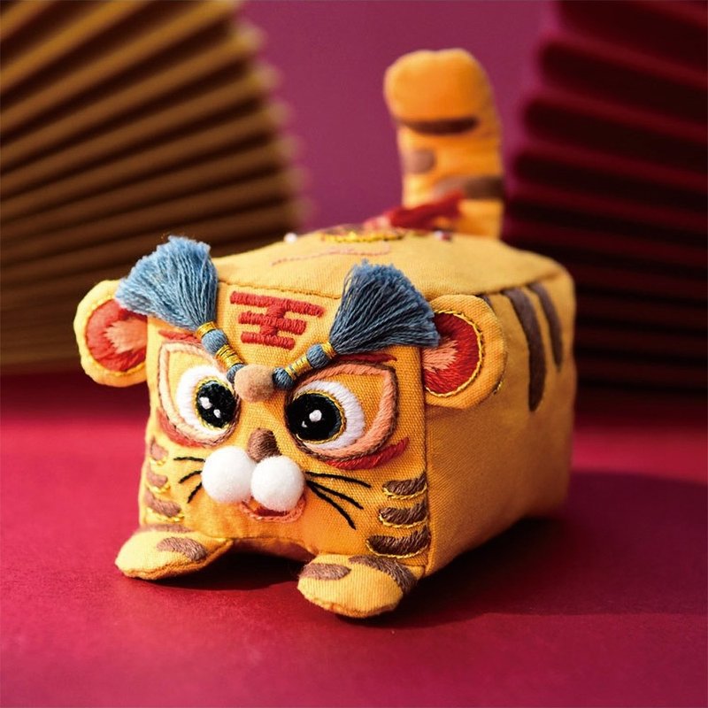 傳統民間布老虎 手工刺繡玩偶 車掛飾 護身符 平安香囊 吊飾 公仔 - 公仔模型 - 棉．麻 