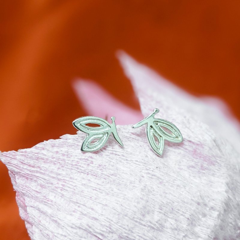 Stylized Dragonfly Imitation Earrings Silver Filigree AG925 | Jewelry Art Studio - 耳環/耳夾/耳骨夾 - 銀 銀色