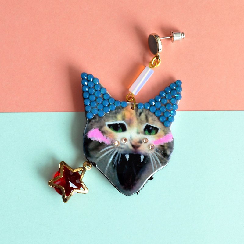 Cute cat photo earrings decorated with Swarovski crystals can be customized for your own cat Swarovski crystal elements - Earrings & Clip-ons - Plastic Multicolor