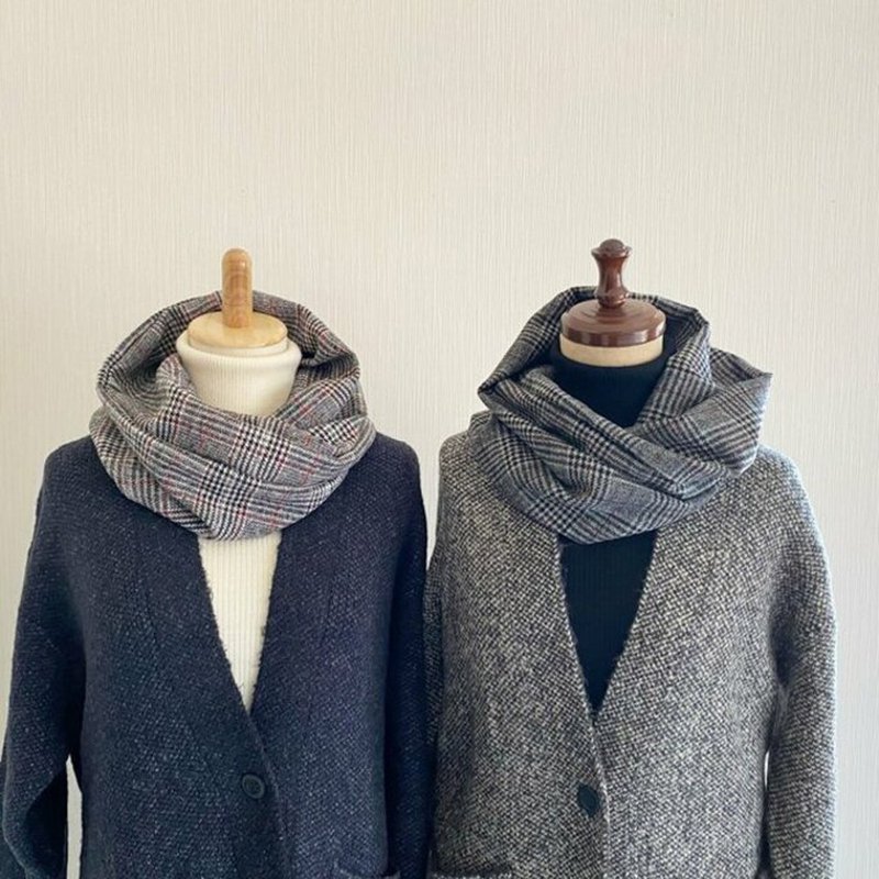 A matching pair of snoods with glen plaid pattern, recommended for couples. - Knit Scarves & Wraps - Polyester Multicolor