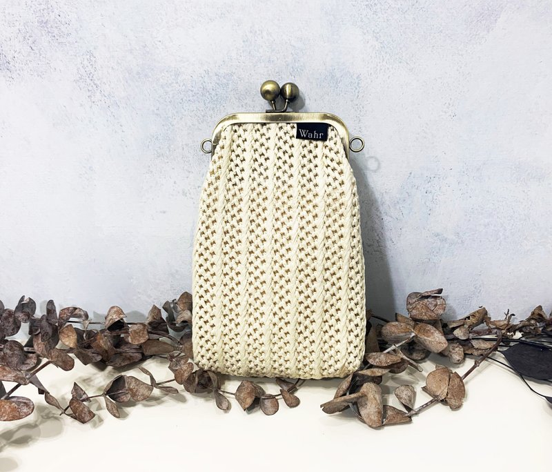 white lines clasp frame bag/with chain/ cosmetic bag - กระเป๋าแมสเซนเจอร์ - เส้นใยสังเคราะห์ ขาว