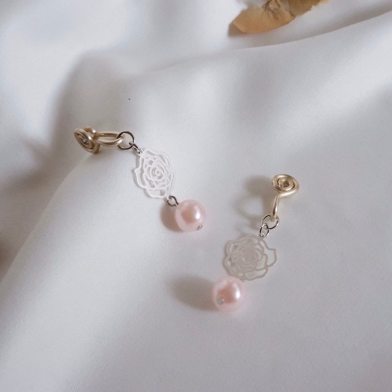 Mist rose painless Clip-On/ white pollen beads - Earrings & Clip-ons - Other Metals 
