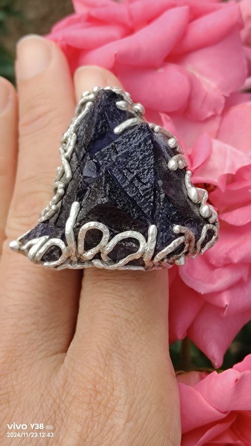 寶藏石光 / Light of Treasure Stone 螢石原礦手工銀戒 純銀戒指~ **靛**~ Fluorite Silver Ring