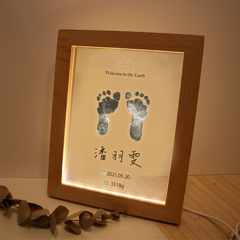 [Shi Design-Customized] Baby hand and footprint Nordic texture photo frame night light newborn commemoration - Lighting - Wood 