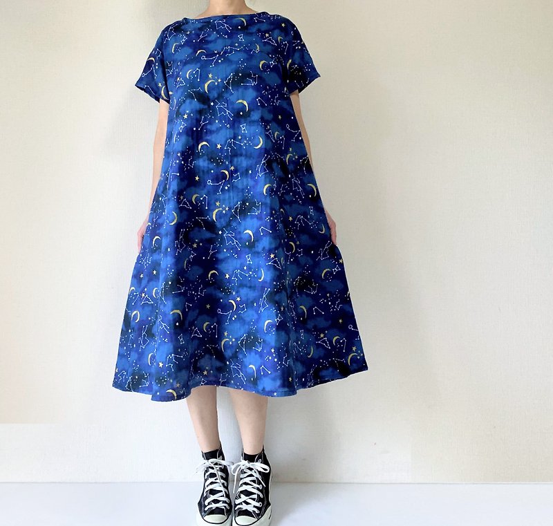 Starry sky pattern double gauze dress - ชุดเดรส - ผ้าฝ้าย/ผ้าลินิน สีน้ำเงิน