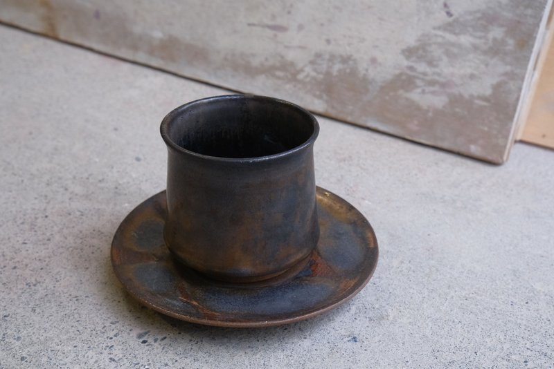 [One Winter Man] Bronze and Gold Obsidian Cup and Plate Set-Pottery Pottery Cup Wine Cup Coffee Cup Tea - Cups - Pottery Black