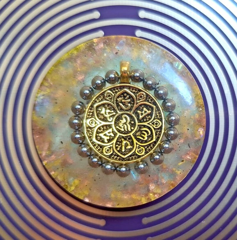 六字真言奧剛能量隨身盤 | 附絨袋 - 其他 - 水晶 金色