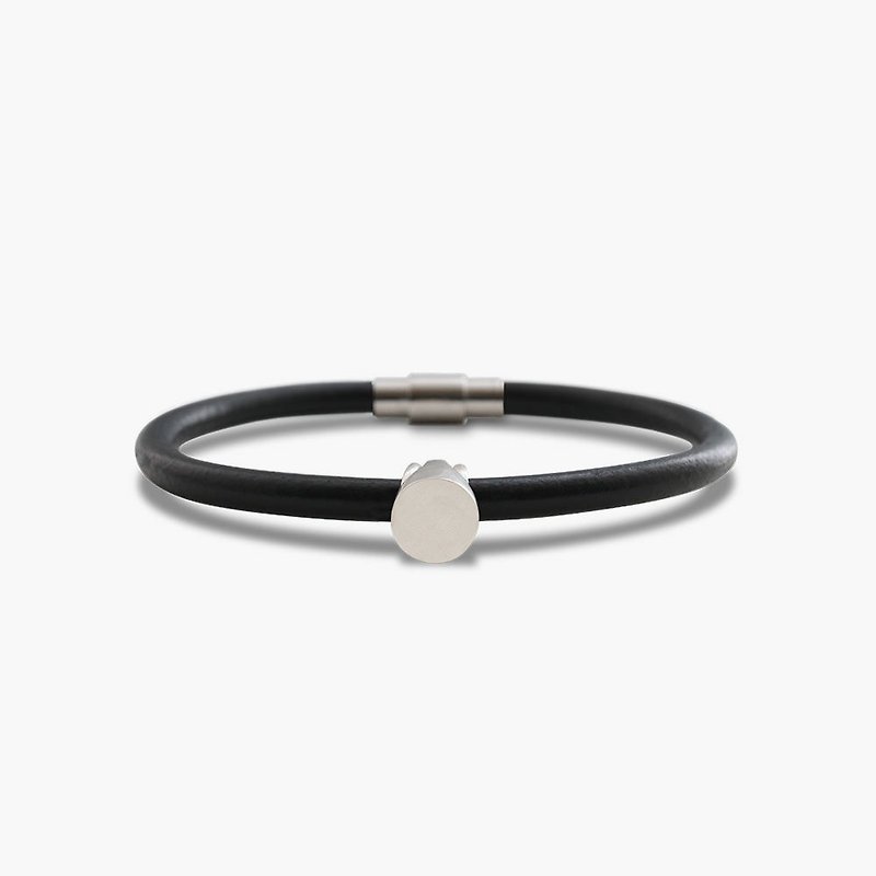 Tiny Ring and Leather Cord Bracelet - Circle - สร้อยข้อมือ - หนังแท้ สีเงิน