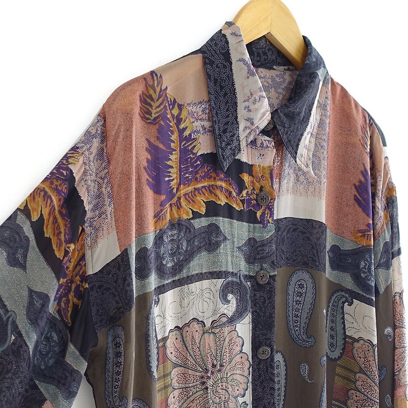 │Slowly│Flower Amoeba - Vintage Shirt. Jacket │vintage. Retro. Literature - เสื้อเชิ้ตผู้หญิง - เส้นใยสังเคราะห์ หลากหลายสี