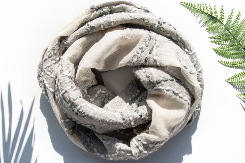 喀什米爾Cashmere/水煮羊毛披肩/針織圍巾/刺繡圍巾/羊絨披巾-花 - 圍巾/披肩 - 羊毛 多色