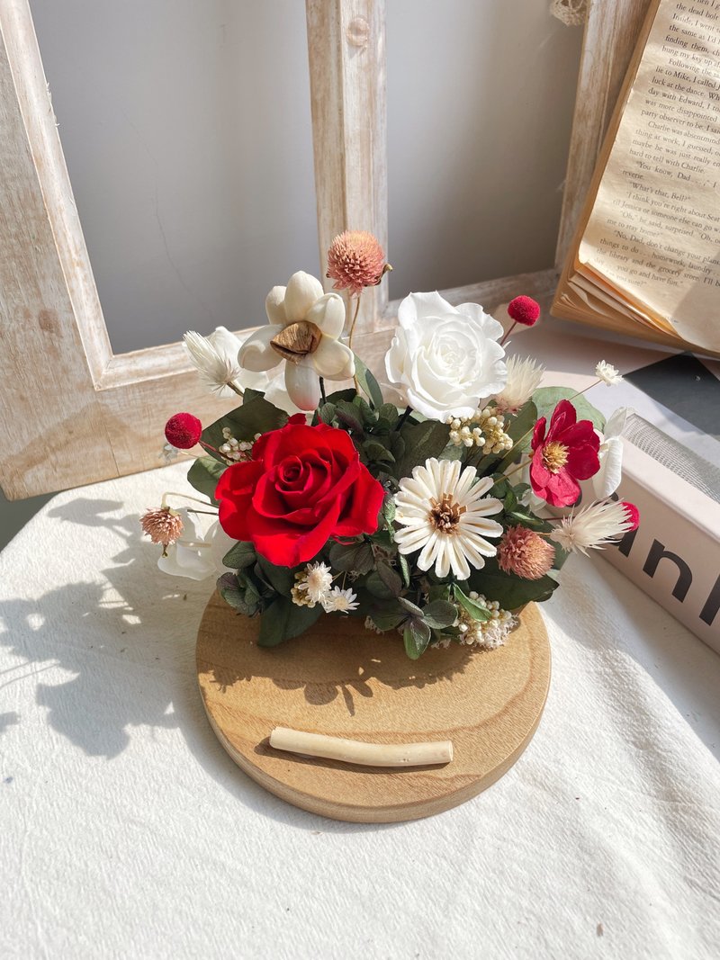 Ready-made flowers/everlasting flowers, camphor wood business card holders, home decorations, opening gifts, promotion gifts - ช่อดอกไม้แห้ง - พืช/ดอกไม้ สีแดง