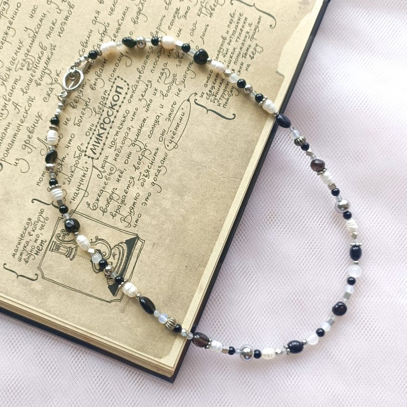 | Knight | Natural stone beaded necklace | Black onyx, obsidian, freshwater pearls | - สร้อยคอ - เครื่องประดับพลอย 