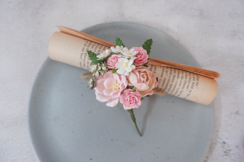 Pink flowers boutonniere, buttonhole, wedding corsage - 胸花/手腕花 - 紙 粉紅色