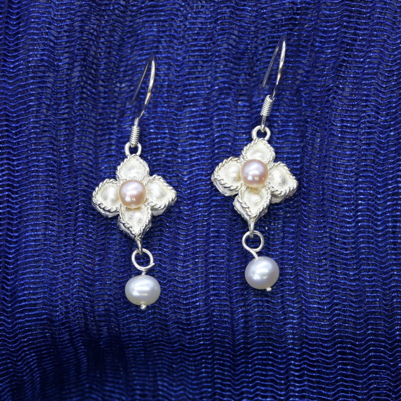 【Sumee Su】Spring. earrings - Earrings & Clip-ons - Sterling Silver White