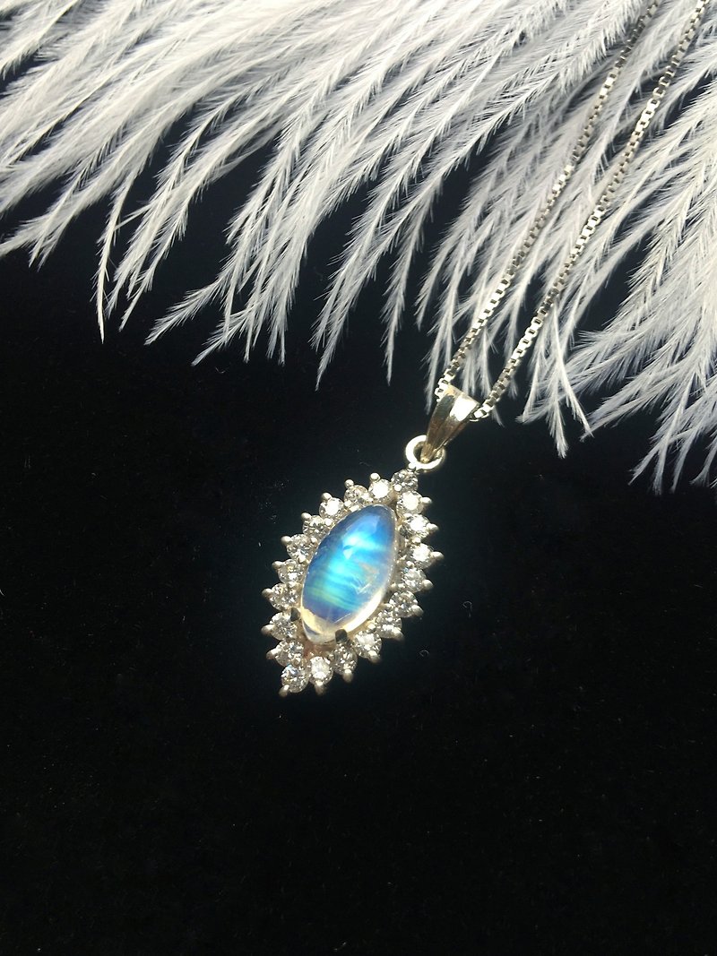 Moonstone 925 sterling silver inlaid zircon necklace - สร้อยคอ - เครื่องเพชรพลอย สีเงิน