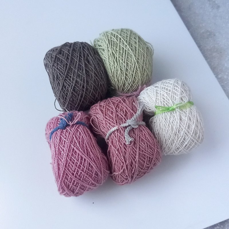 桜・チョコレート色/80m×5色 太さ0.7mm/草木染め綿糸/手染め糸・刺繍糸・刺し子糸・クロスステッチ・タッセル - 編織/刺繡/羊毛氈/縫紉 - 棉．麻 多色