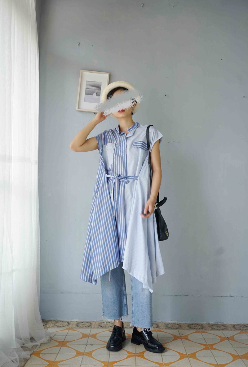 設計手作-中性直紋拼接傘狀空氣感綁帶立領襯衫洋裝-灰藍直紋款 - 洋裝/連身裙 - 棉．麻 藍色