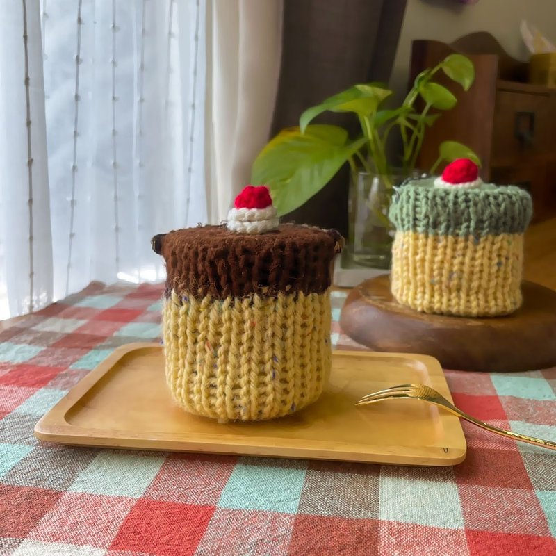手作 春日草莓蛋糕 編織斜背小包 口金零錢包  禮物 - 吊飾 - 棉．麻 橘色