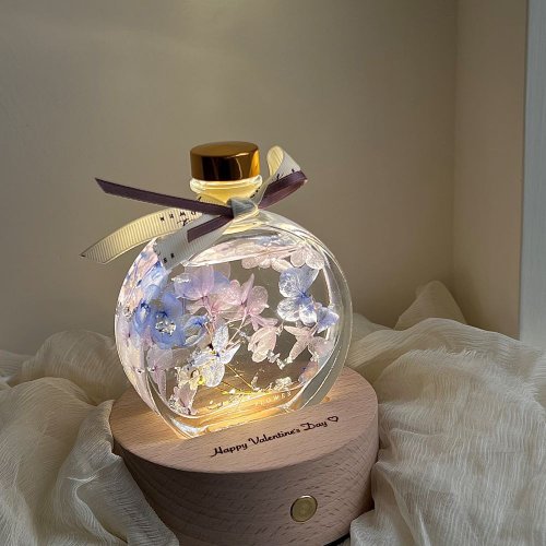 原點花藝設計 / Yuan's Flower 聖誕節禮物 繡球花 浮游花夜燈 永生花 乾燥花 精油擴香 畢業禮物