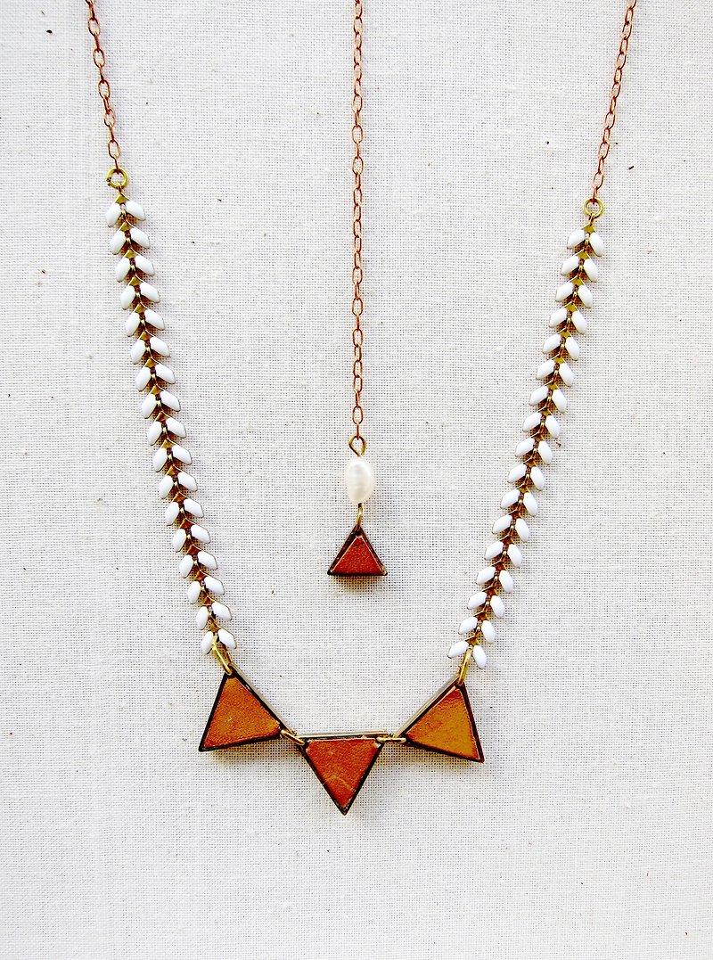 Corner of the triangle corners - Necklaces - Genuine Leather Brown