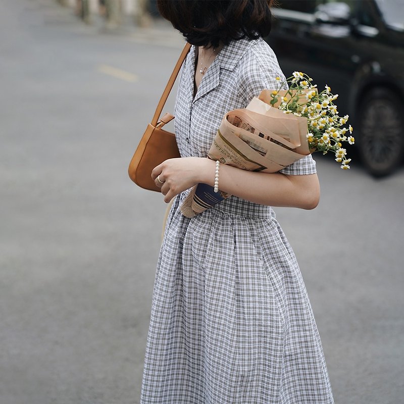 灰格紋系帶連衣裙|洋裝|夏款|雙層圍裙式|Sora-735 - 連身裙 - 棉．麻 