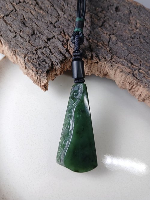 JadeGaze 玉凝飾｜臺灣玉雕工藝品牌🚩新品上架！ 項鍊 古典編織 加拿大碧玉/中性雲紋雕刻項鍊