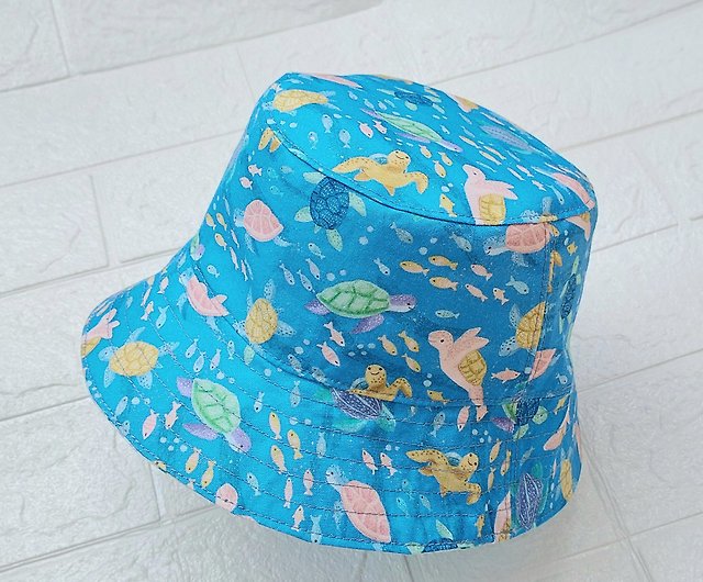 手作り かわいい子供用両面漁師帽子 (ブルー海亀) は、紫外線保護を追加できます。 ショップ petites-sewing 帽子  Pinkoi