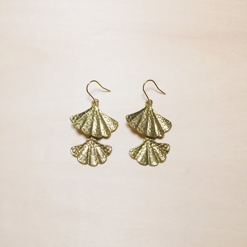 Vintage double fan leaf earrings - ต่างหู - ทองแดงทองเหลือง สีทอง