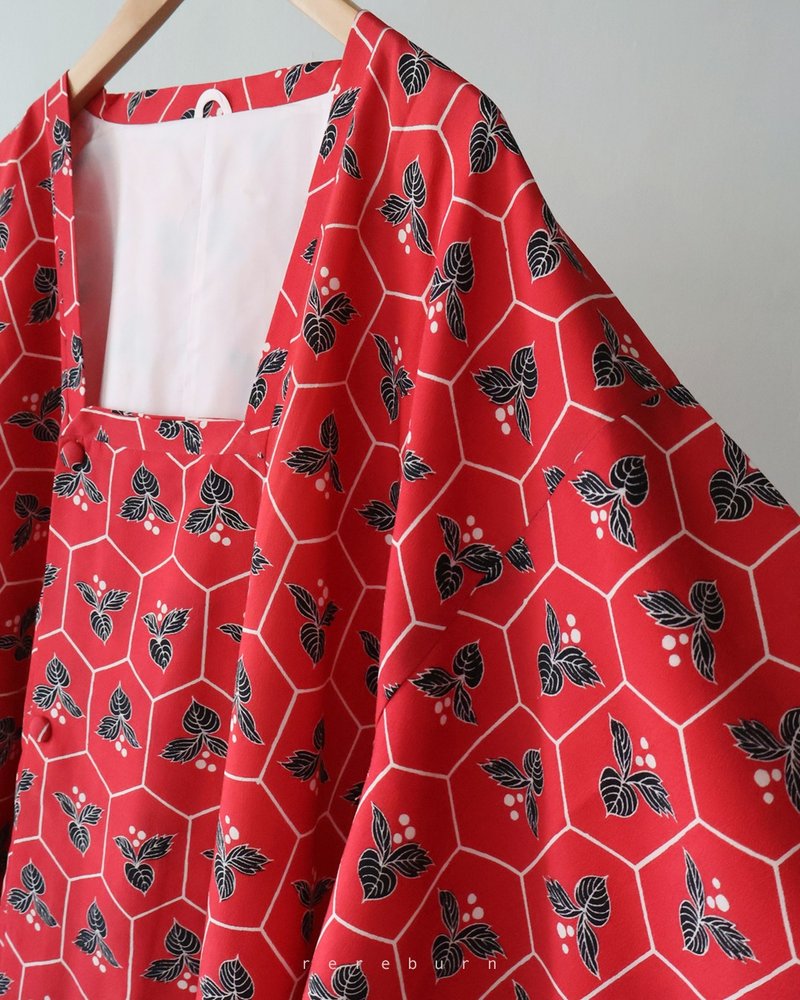日本製和風印花薄款紅色古著道行羽織和服外套 - 女大衣/外套 - 聚酯纖維 紅色