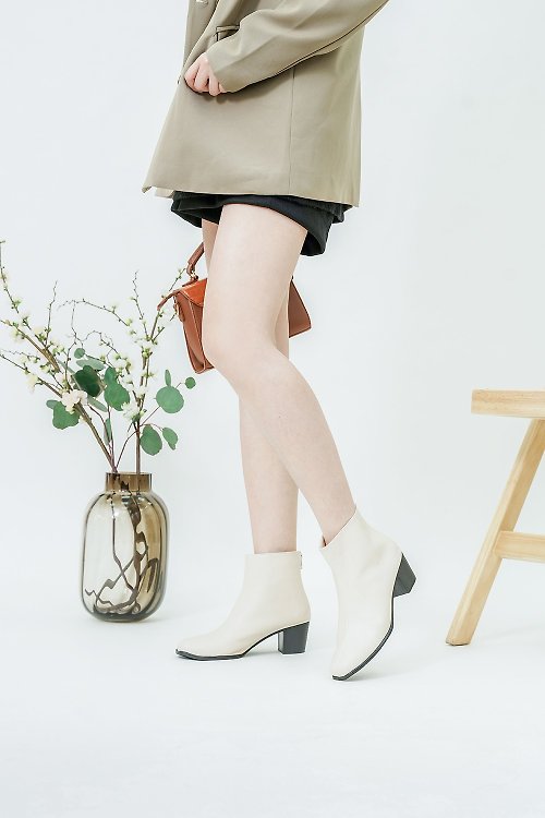 Material瑪特麗歐 【全尺碼23-27】女鞋 靴子 MIT簡約素面拉鍊短靴 T3895