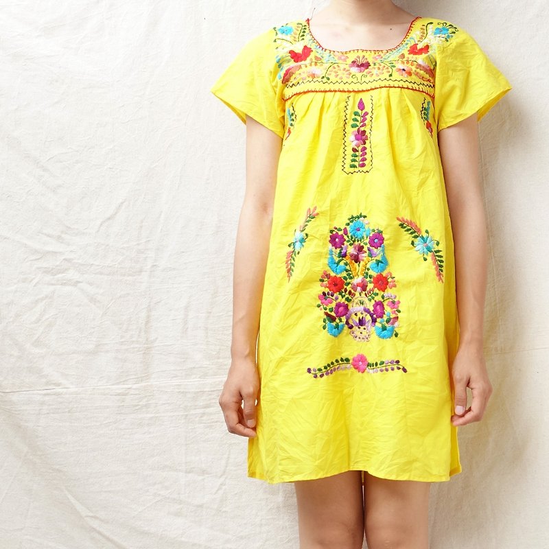 BajuTua /古著/ 墨西哥製 亮黃色手工刺繡迷你洋裝 (女童尺寸) - 童裝禮服 - 棉．麻 黃色