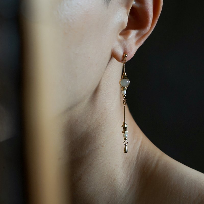 Grey Moonstone Pearl Aristocratic Earrings-Can be clipped - ต่างหู - ทองแดงทองเหลือง สีเงิน