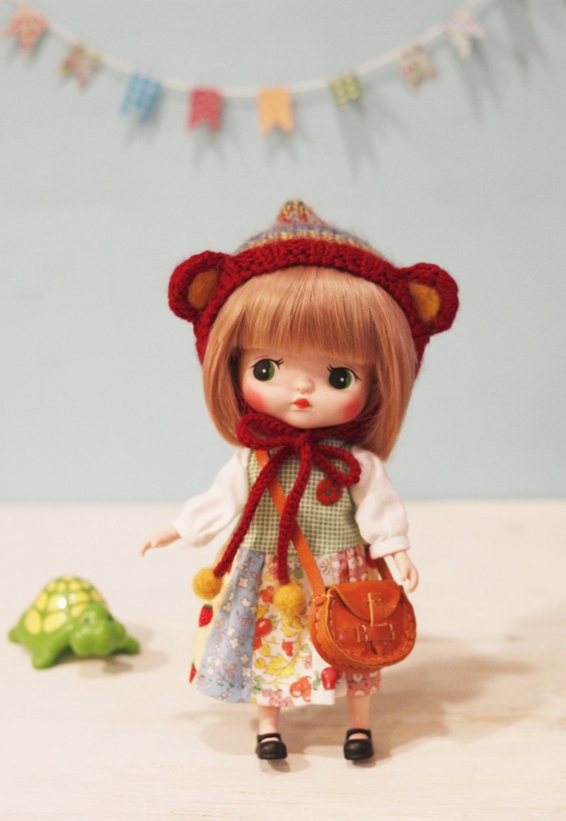 Holala, the size of the girl's head with a straight wig, hand-woven Merino wool segment dyed bear doll hat - หมวก - ขนแกะ สีแดง