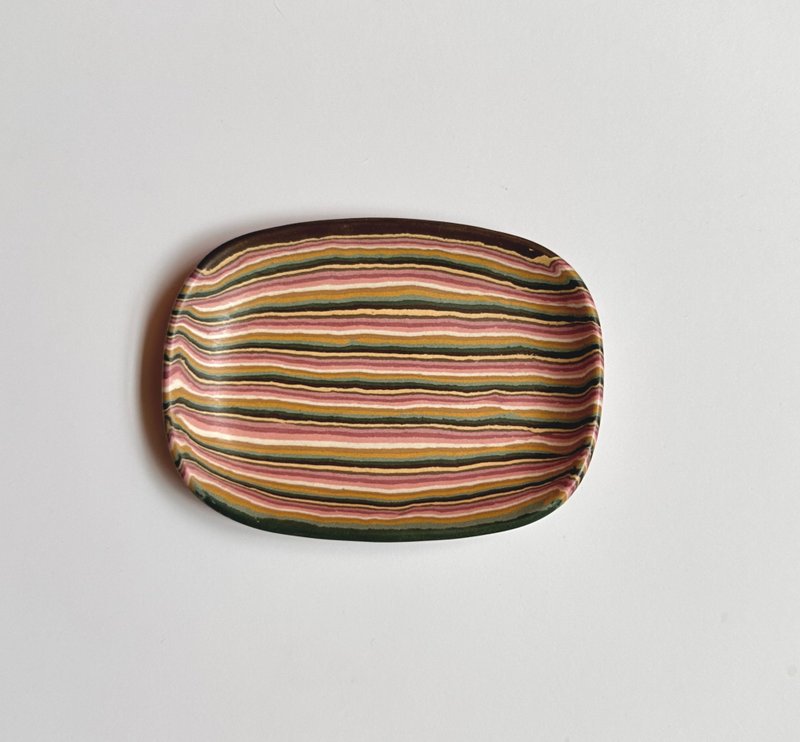 Twisted porcelain plate and glass ring - Plates & Trays - Porcelain Multicolor