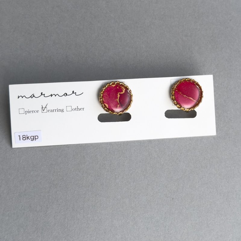【1点のみ】アルコールインクアート　レッド　赤　イヤリング　18kgp　ネジバネ式イヤリング　小ぶり　小さめ　ミニ　人と被らない　ゴールド　キレイめ　ラウンド - 耳環/耳夾/耳骨夾 - 樹脂 紅色