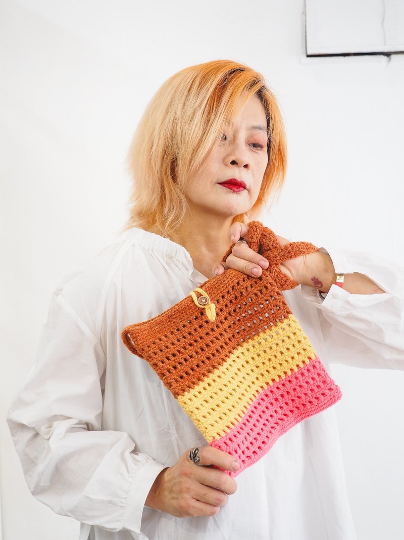 [Grandma’s clever knitting] Purely handmade coffee yellow and pink contrasting color crochet shoulder bag - Messenger Bags & Sling Bags - Cotton & Hemp Multicolor