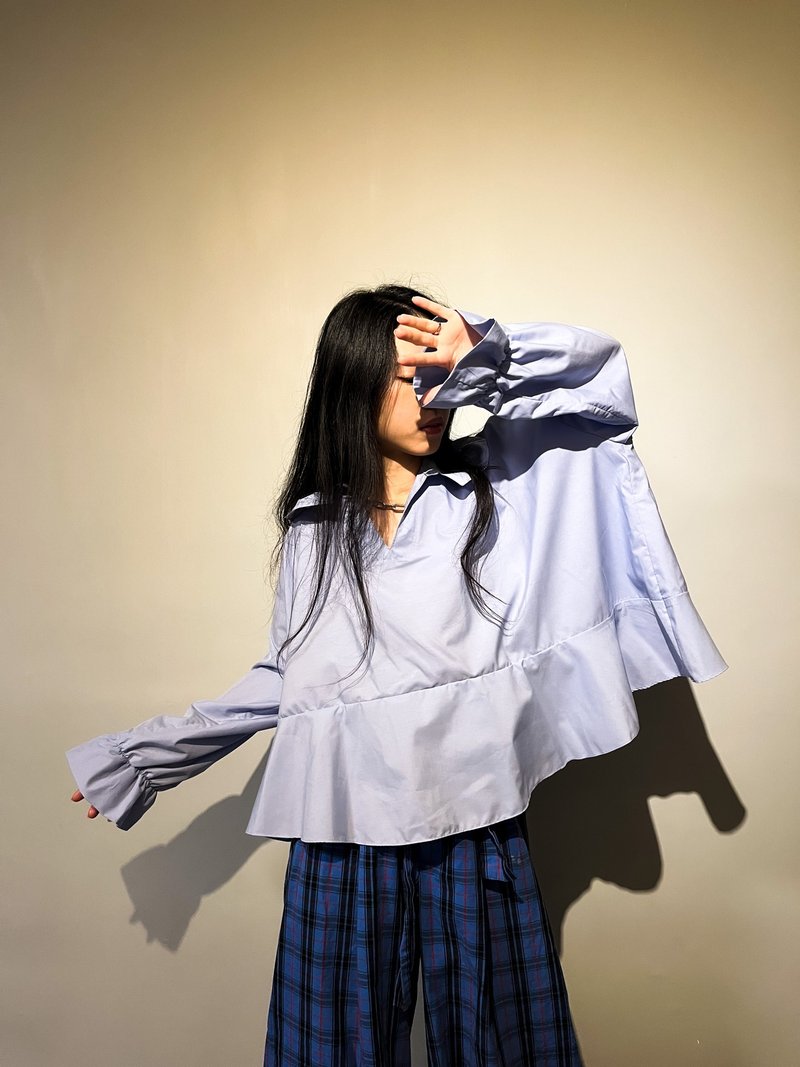 V- shape ruffle collar long sleeves top - 女上衣/長袖上衣 - 聚酯纖維 藍色