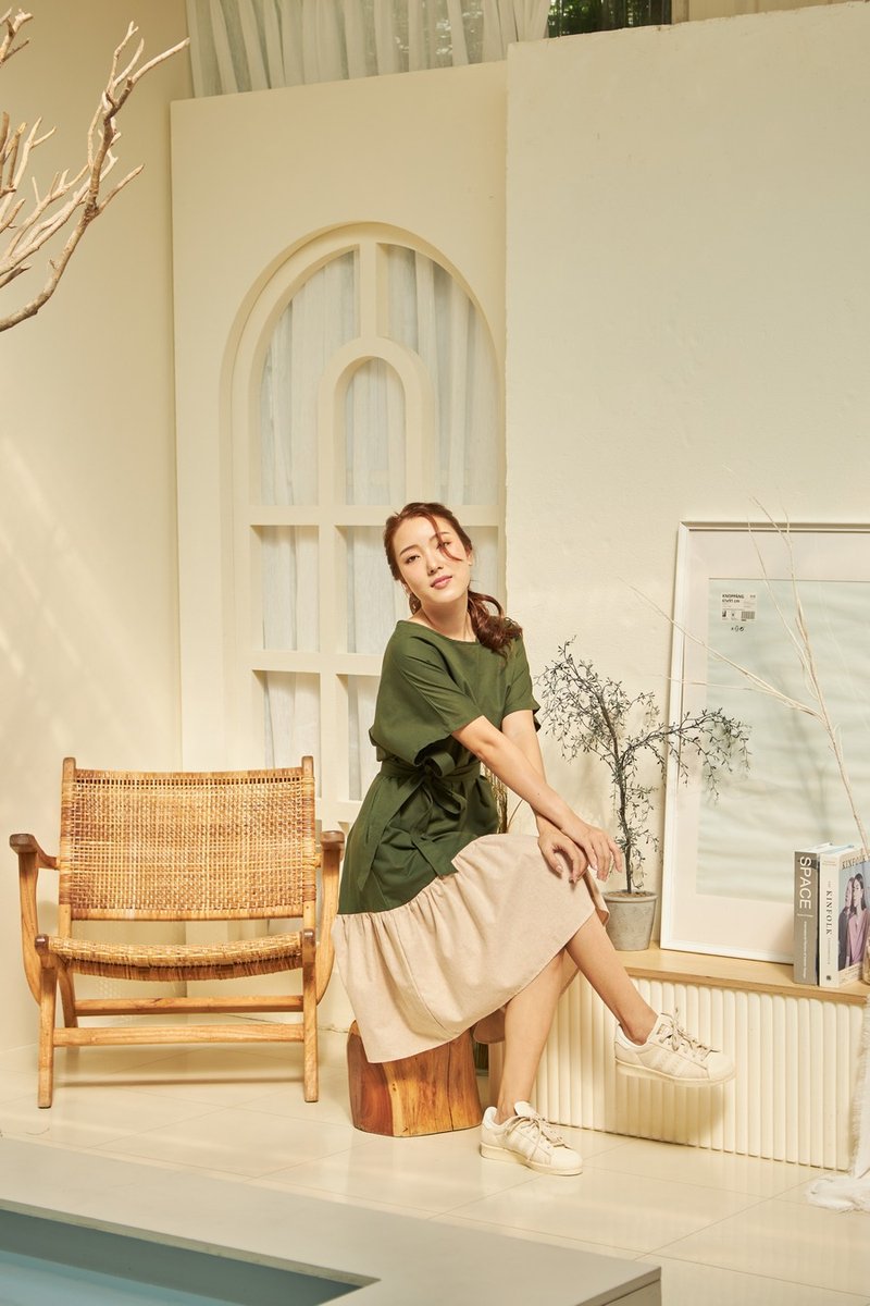 FUENGFA - Short Sleeve Ruffled Dress (green) - ชุดเดรส - ผ้าฝ้าย/ผ้าลินิน สีเขียว