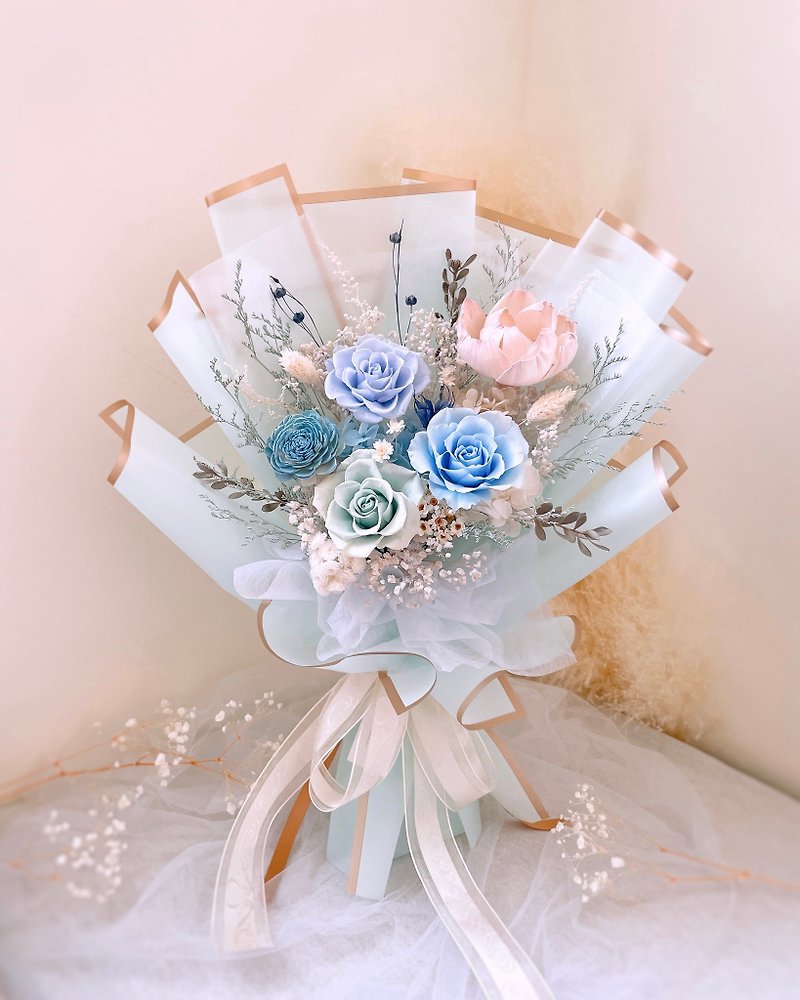 Everlasting bouquet - soft pink mist blue l Japanese rose immortal bouquet dry bouquet dry flowers - ช่อดอกไม้แห้ง - พืช/ดอกไม้ สีน้ำเงิน