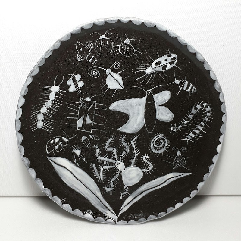 Insect plate - Pottery & Ceramics - Pottery 