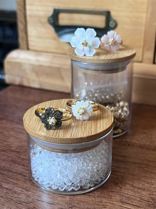 My grandma vintage 母親節 精選 黑色貝殼小花 戒指 禮物 手作戒指