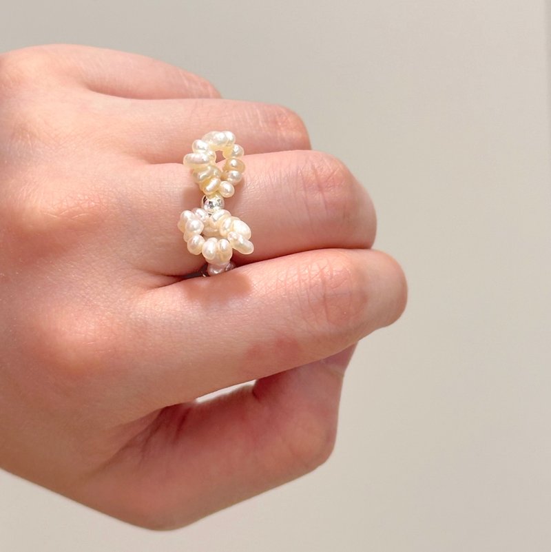 [Gemini Cancer | June] Classic simple bow natural freshwater pearl finger ring charm - แหวนทั่วไป - ไข่มุก ขาว