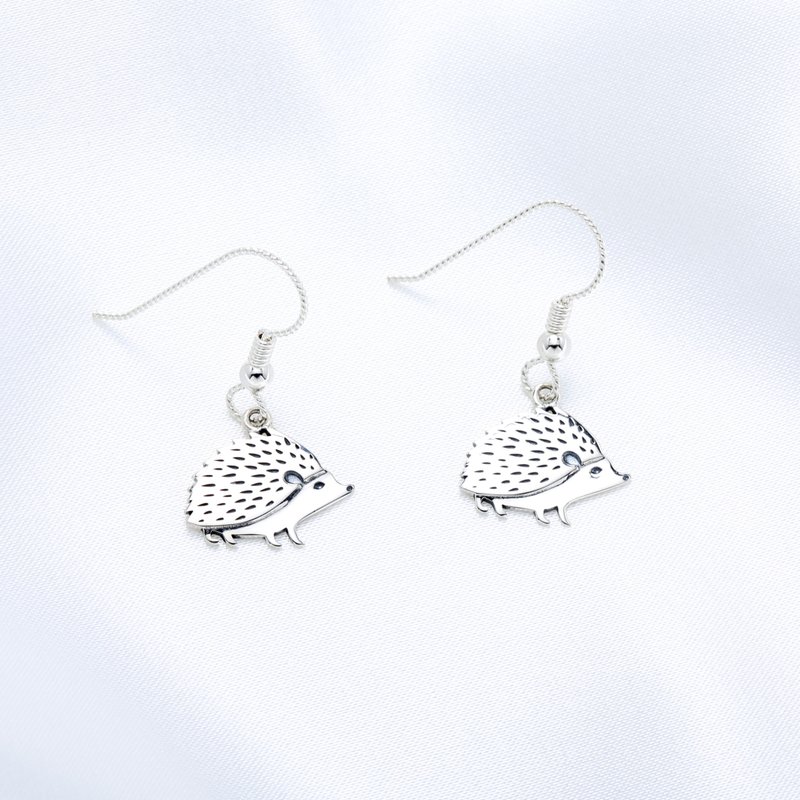 【Angel & Me】Cute Hedgehog s925 sterling silver earrings Birthday gift - Earrings & Clip-ons - Sterling Silver Silver