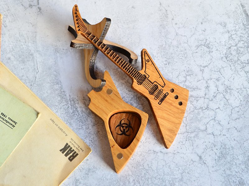 ギタープレイヤーへのギフトに最適な、パーソナライズされた彫刻入りギターピック付きギターピックボックス - ギター用アクセサリー - 木製 多色