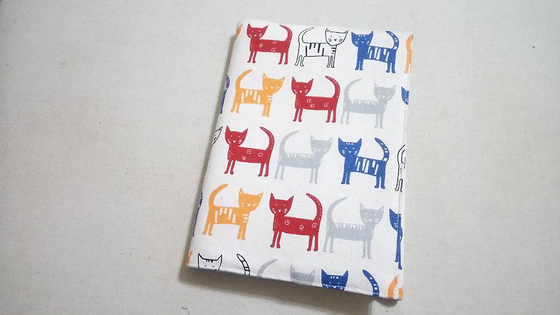 Cloth book clothes - white cat - Beverage Holders & Bags - Cotton & Hemp 